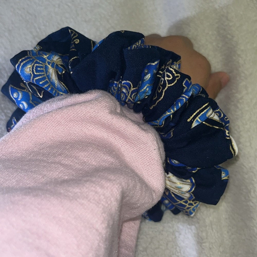 ⭐️HOST PICK⭐️KLM’s Luxey Locks Handmade Japanese Floral Blue Butterfly Scrunchie